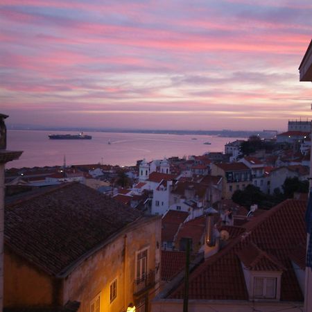 Alfama Patio Apartments Lisbon Bagian luar foto