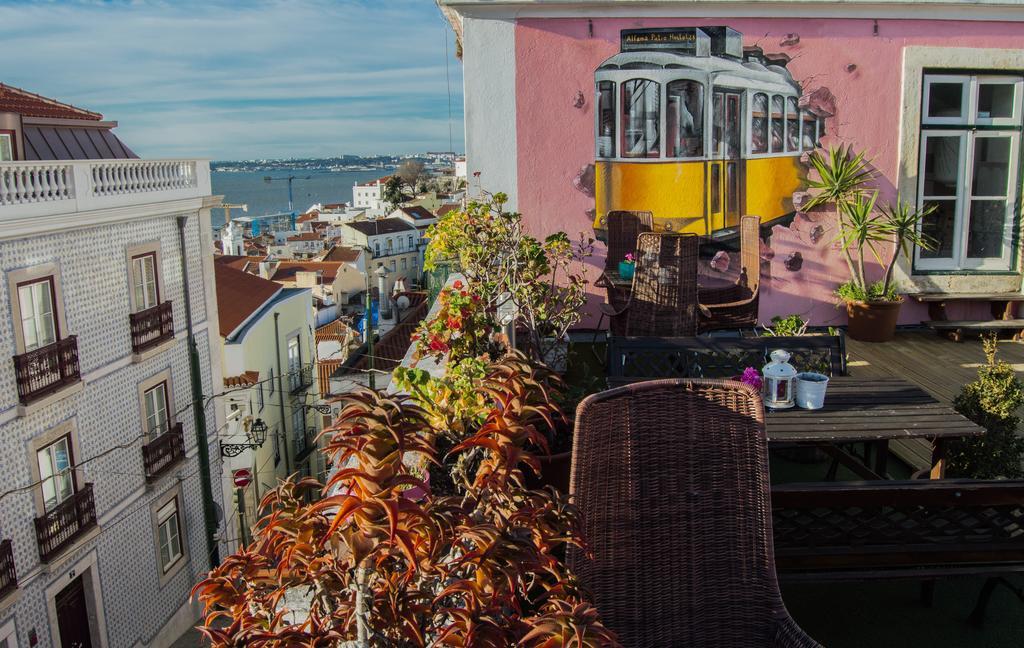 Alfama Patio Apartments Lisbon Bagian luar foto