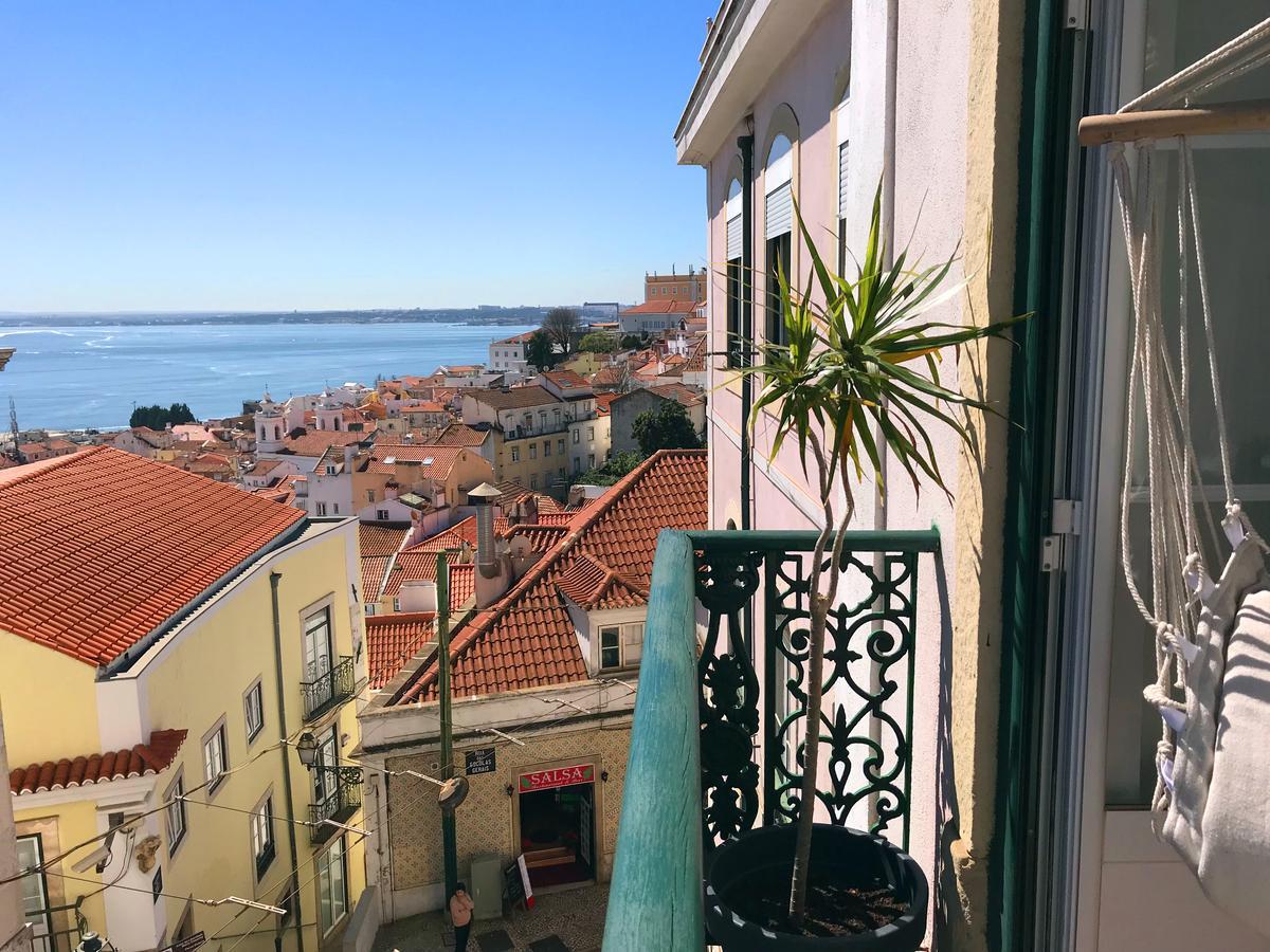 Alfama Patio Apartments Lisbon Bagian luar foto