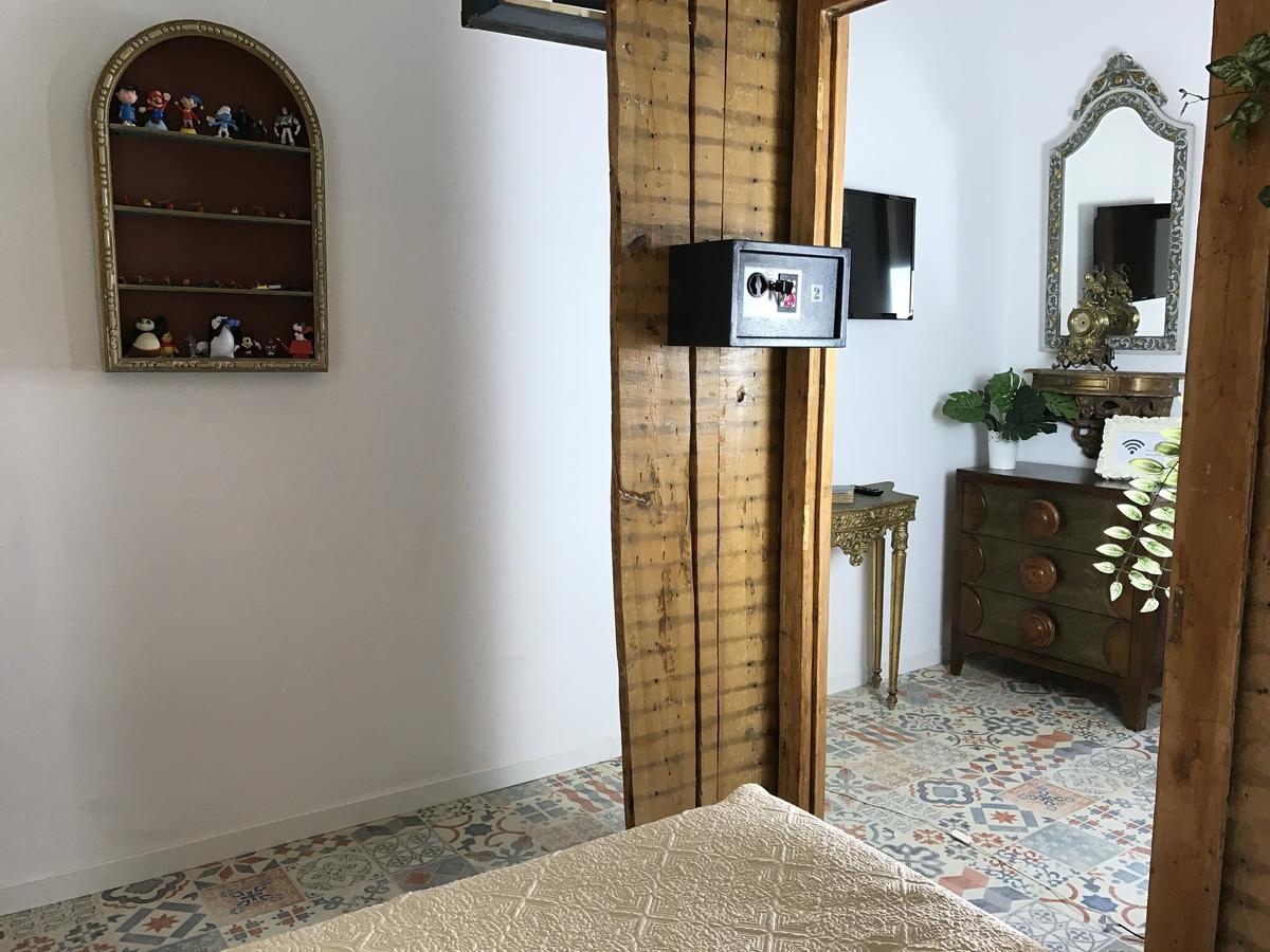 Alfama Patio Apartments Lisbon Bagian luar foto