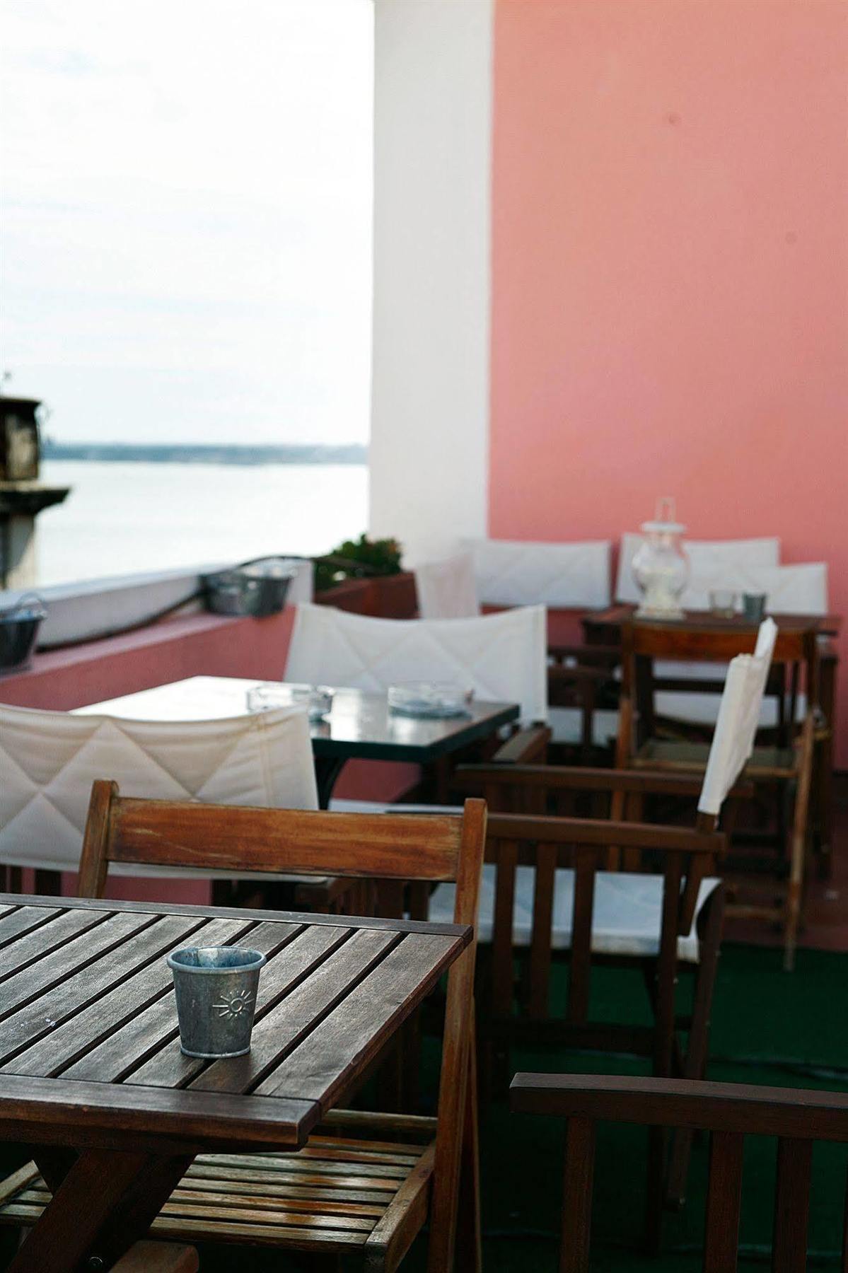 Alfama Patio Apartments Lisbon Bagian luar foto