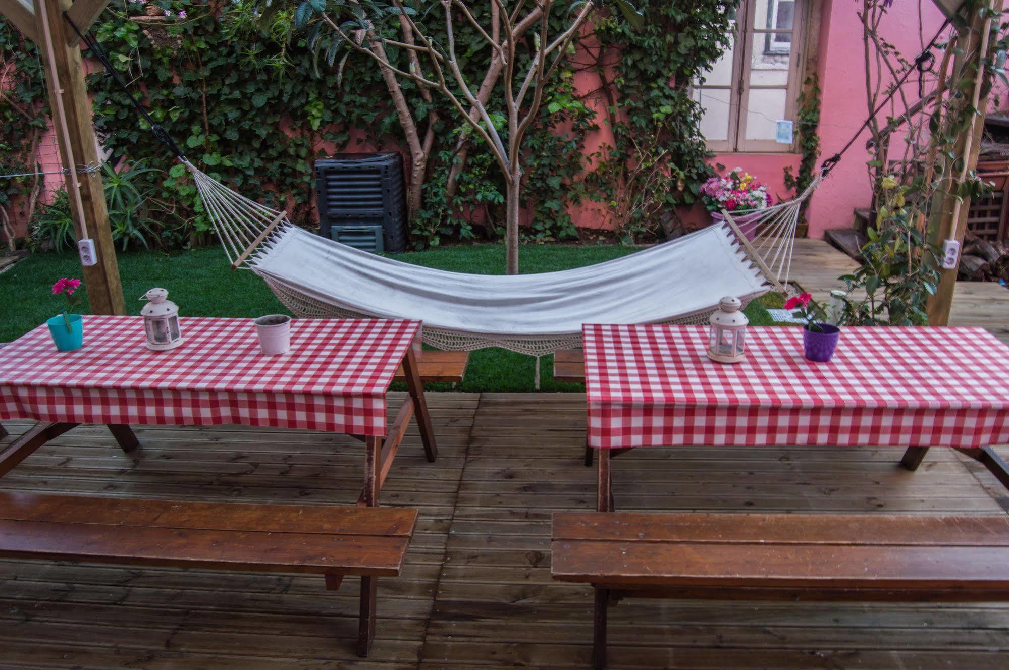 Alfama Patio Apartments Lisbon Bagian luar foto